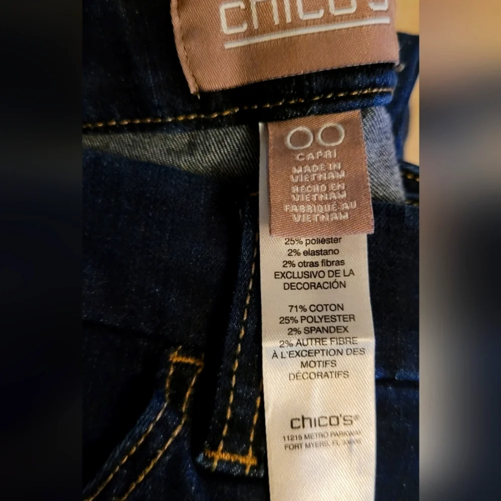 NWOT/ Chico's denim capri